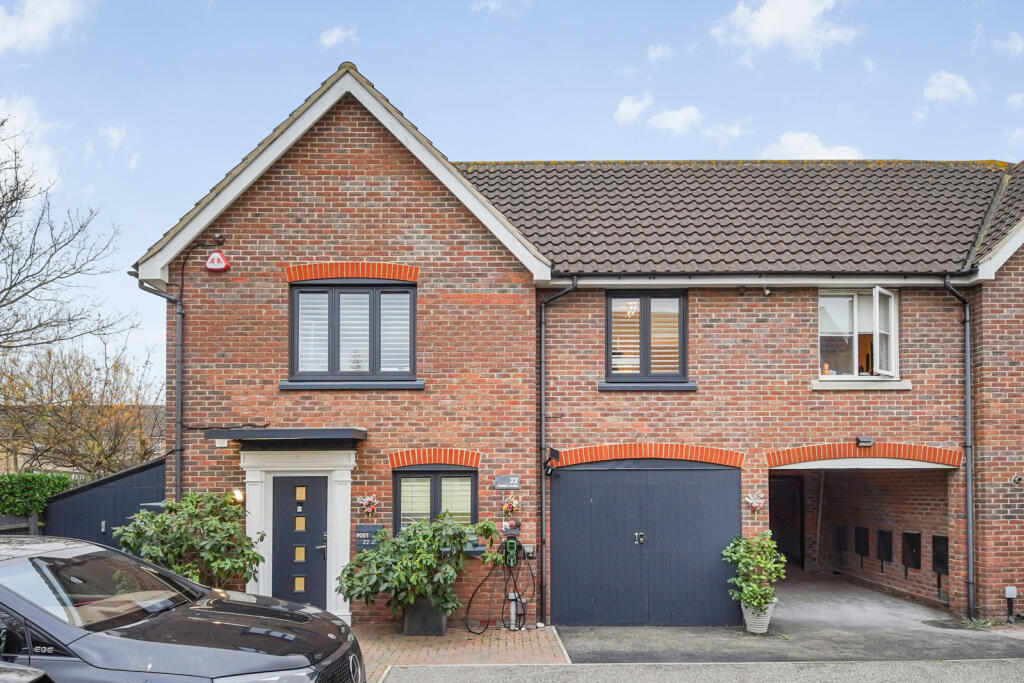 Main image of property: Parnell Close, Chafford Hundred, Essex, RM16
