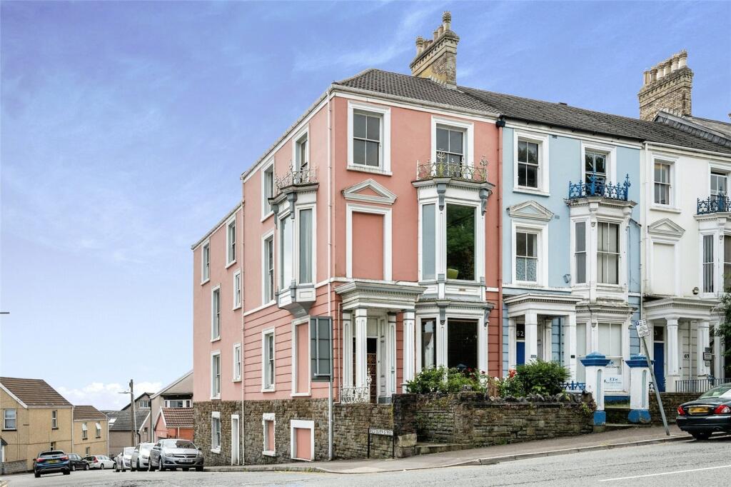 6 bedroom end of terrace house for sale in Walter Road, Abertawe, Walter Road, Swansea, SA1
