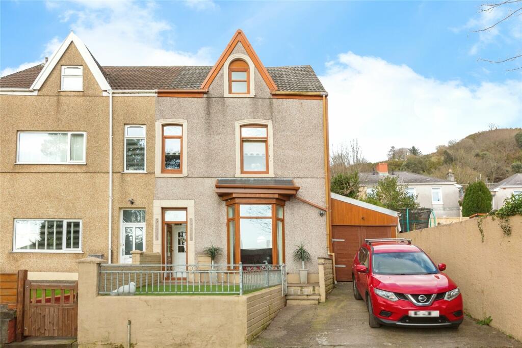 5 bedroom end of terrace house for sale in Vicarage Terrace, St. Thomas, Swansea, SA1