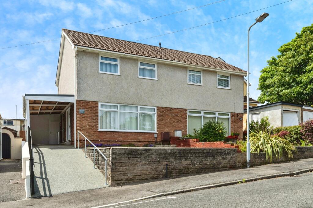 3 bedroom semidetached house for sale in Cwmgelli Close, Treboeth