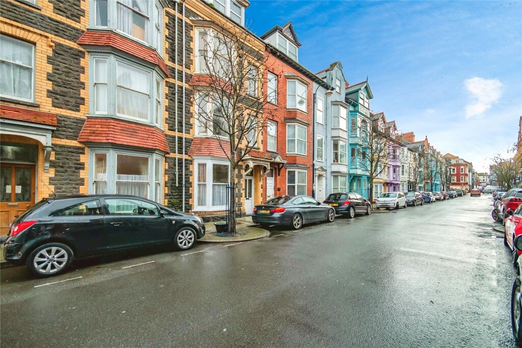 2 bedroom flat for sale in Portland Street, Aberystwyth, Ceredigion, SY23