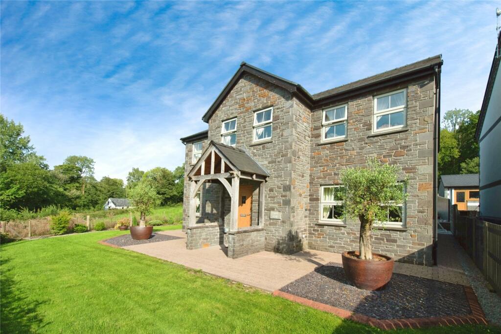 4 bedroom detached house for sale in Llandyfan, Ammanford
