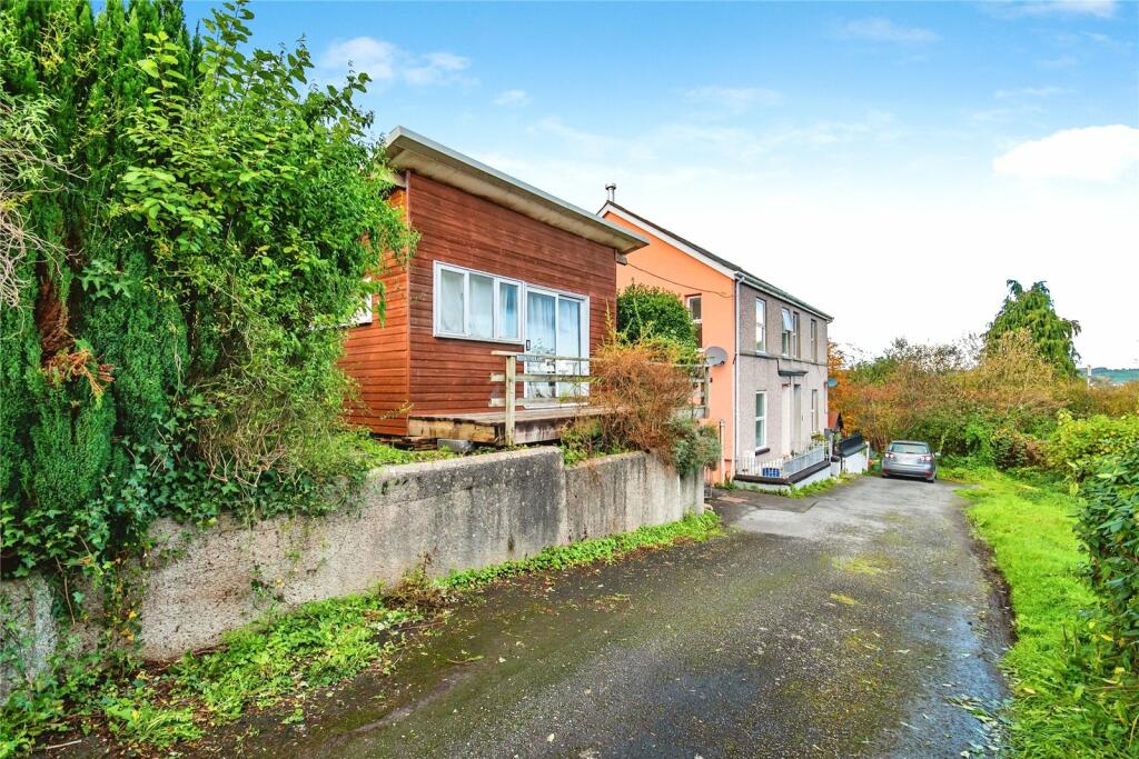 3 bedroom semidetached house for sale in Clarendon Road, Llandeilo