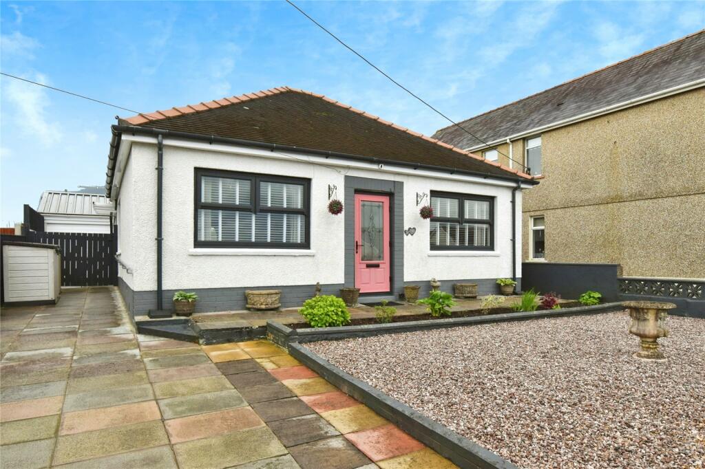 3 bedroom bungalow for sale in Cross Hands Road, Gorslas, Llanelli