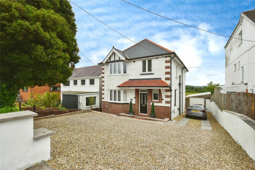 4 bedroom detached house for sale in Gate Road, Penygroes, Llanelli
