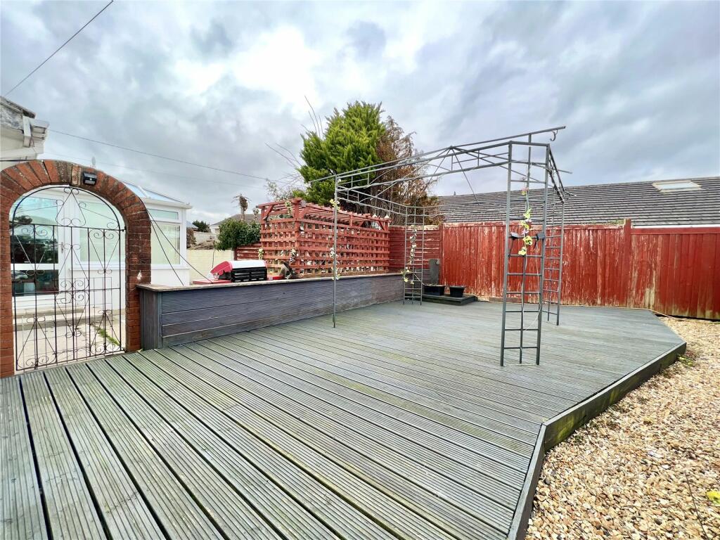 4 bedroom bungalow for sale in Grove Park, Aberteifi, Grove Park