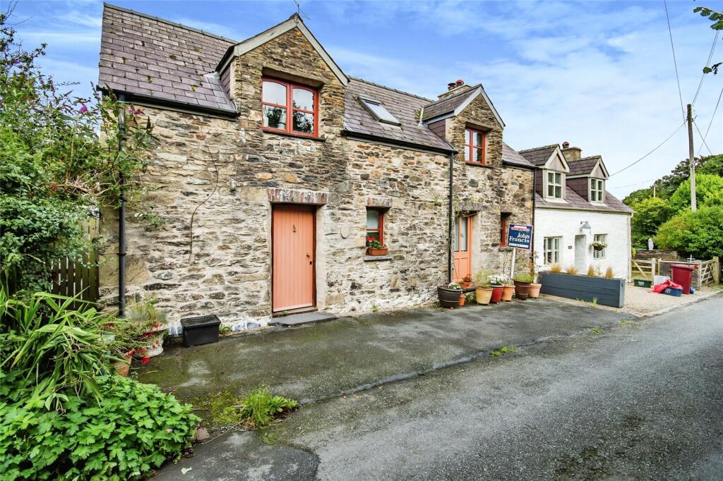 2 bedroom semidetached house for sale in Crosswell, Crymych