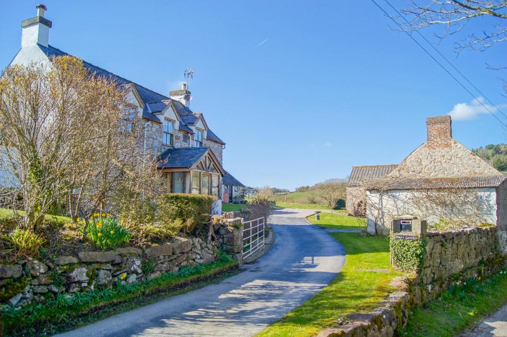 3 bedroom character property for sale in Nant Ganol, Rhyd y Foel