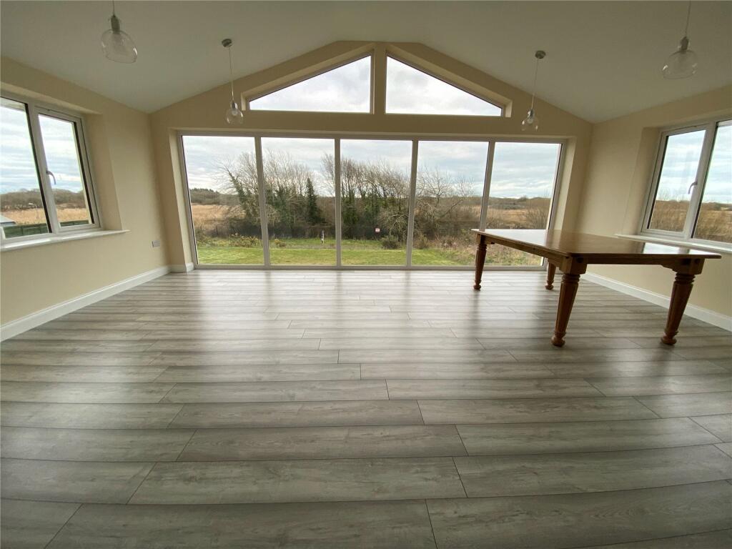4 bedroom detached house for sale in Dan Y Bryn, Pendine