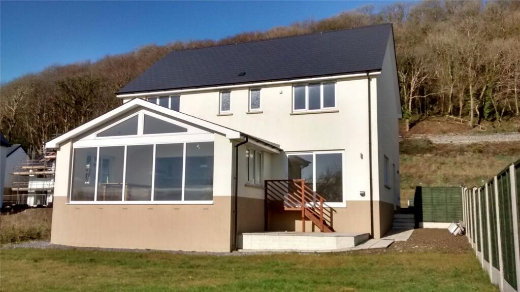 4 bedroom detached house for sale in Dan Y Bryn, Pendine