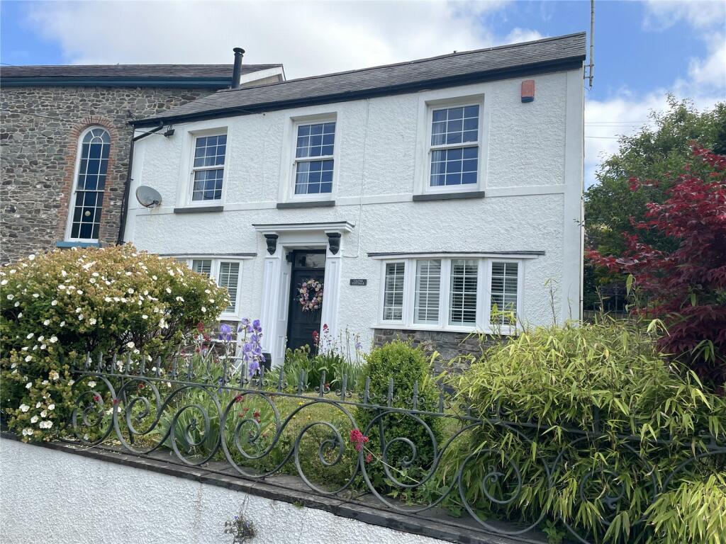 4 bedroom detached house for sale in LLansteffan, Llansteffan