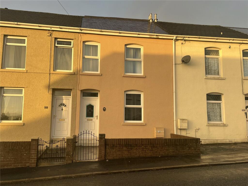 3 bedroom terraced house for sale in Heol Y Meinciau, Pontyates