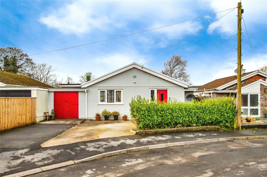 3 bedroom bungalow for sale in Glan Morfa, Ferryside, Carmarthen