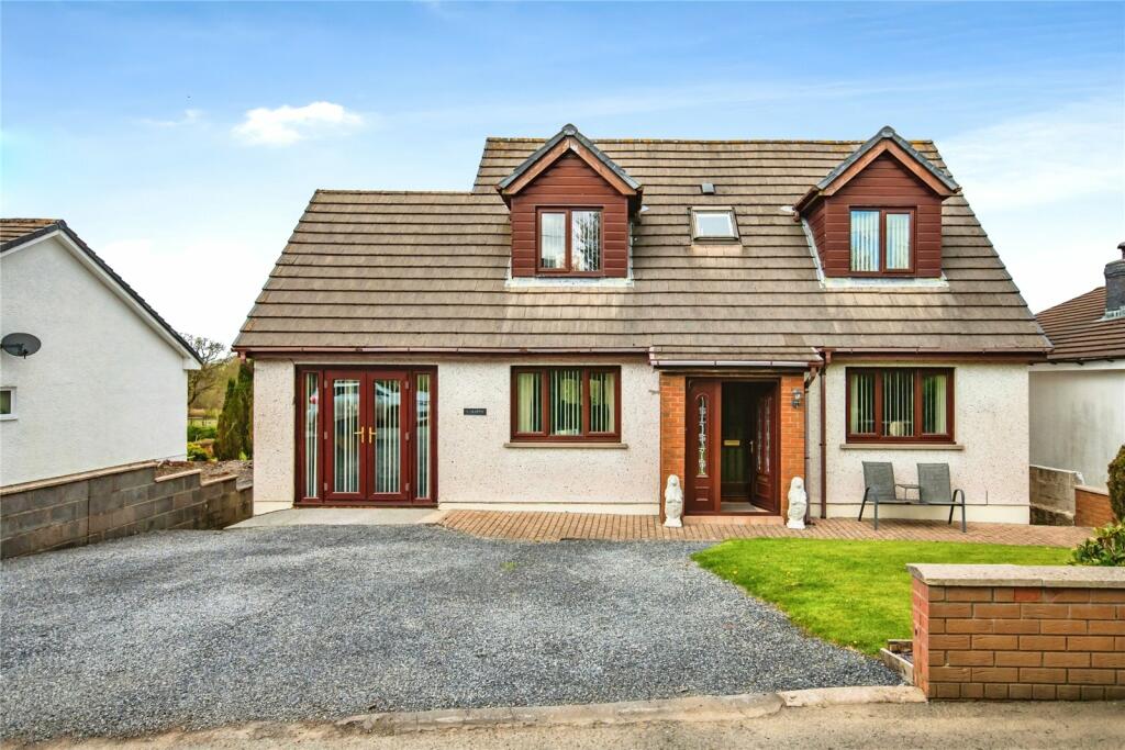 3 bedroom detached house for sale in Llwyn Yr Eos Road, Rhydargaeau