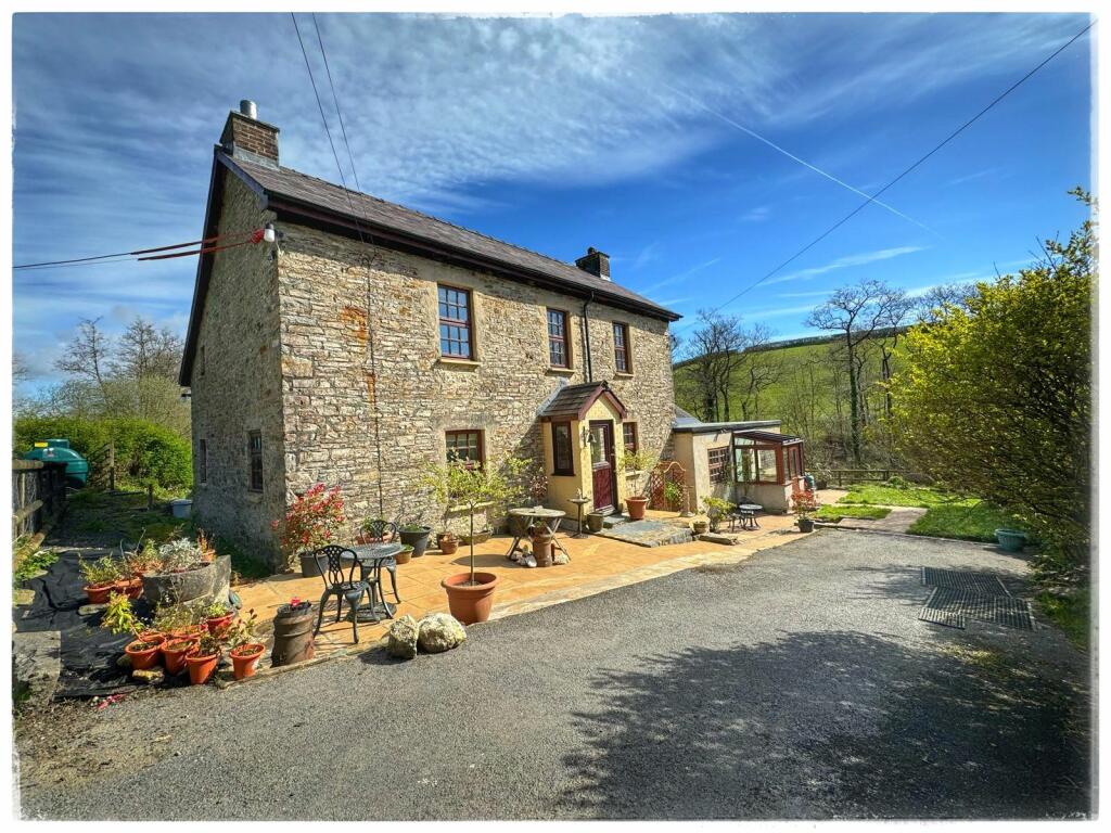 4 bedroom detached house for sale in Cynwyl Elfed, Carmarthen