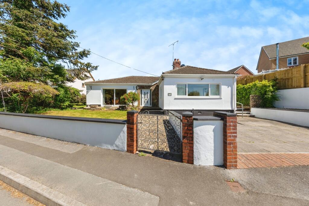 Main image of property: Mynyddygarreg, Kidwelly, Carmarthenshire, SA17
