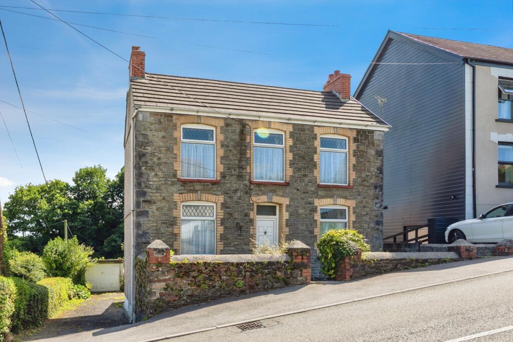 Main image of property: Heol Y Banc, Bancffosfelen, Llanelli, Carmarthenshire, SA15