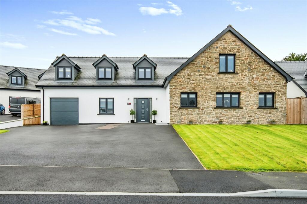 4 bedroom detached house for sale in Pludds Meadow, Laugharne