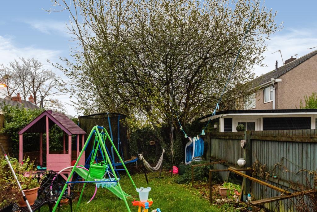 3 bedroom semidetached house for sale in Frampton Road, Gorseinon