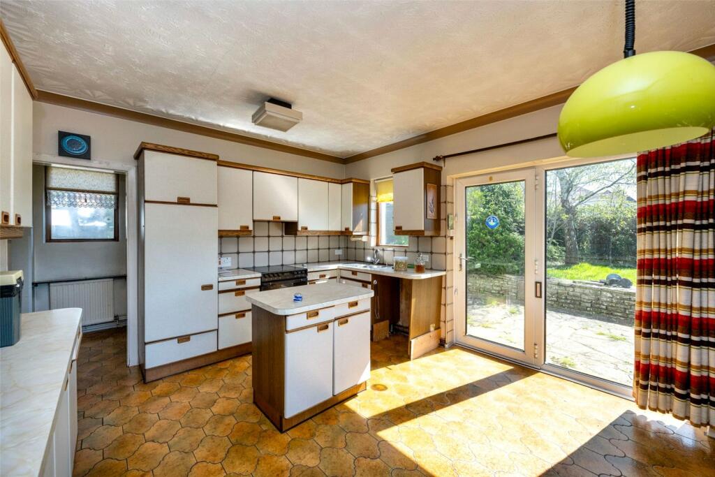 4 bedroom detached house for sale in Bryntirion Road, Pontlliw, Swansea