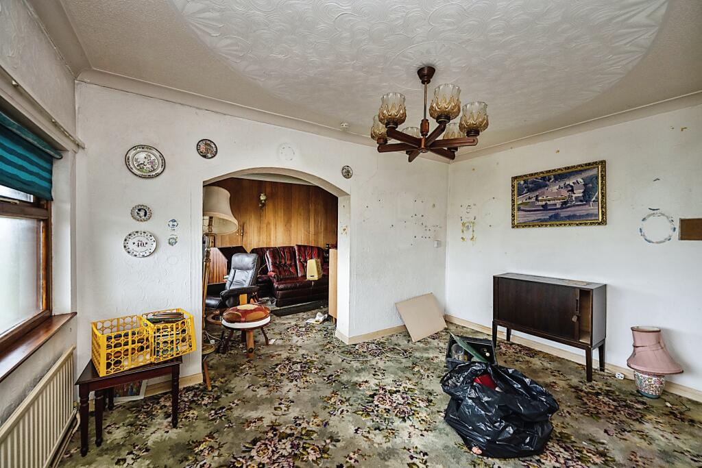 4 bedroom detached house for sale in Bryntirion Road, Pontlliw, Swansea