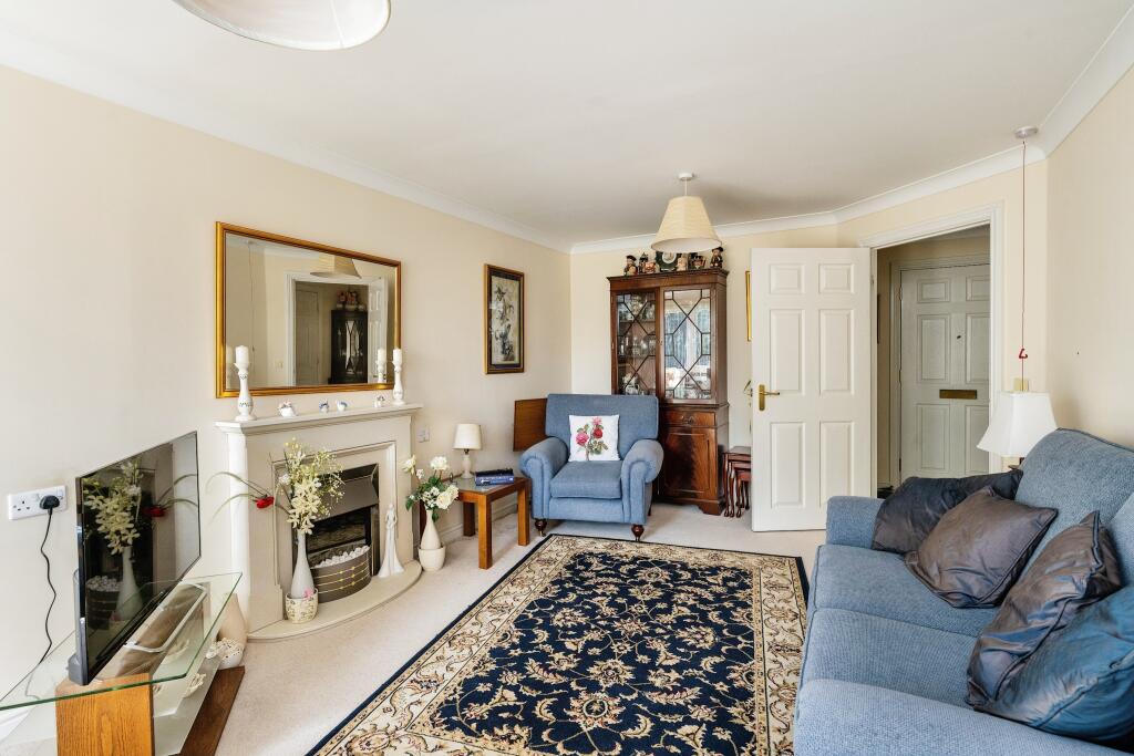 1 bedroom flat for sale in Alexandra Road, Gorseinon, Swansea, SA4