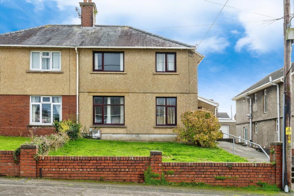 3 bedroom semi-detached house for sale in Brynllwchwr Road, Loughor, Swansea, SA4