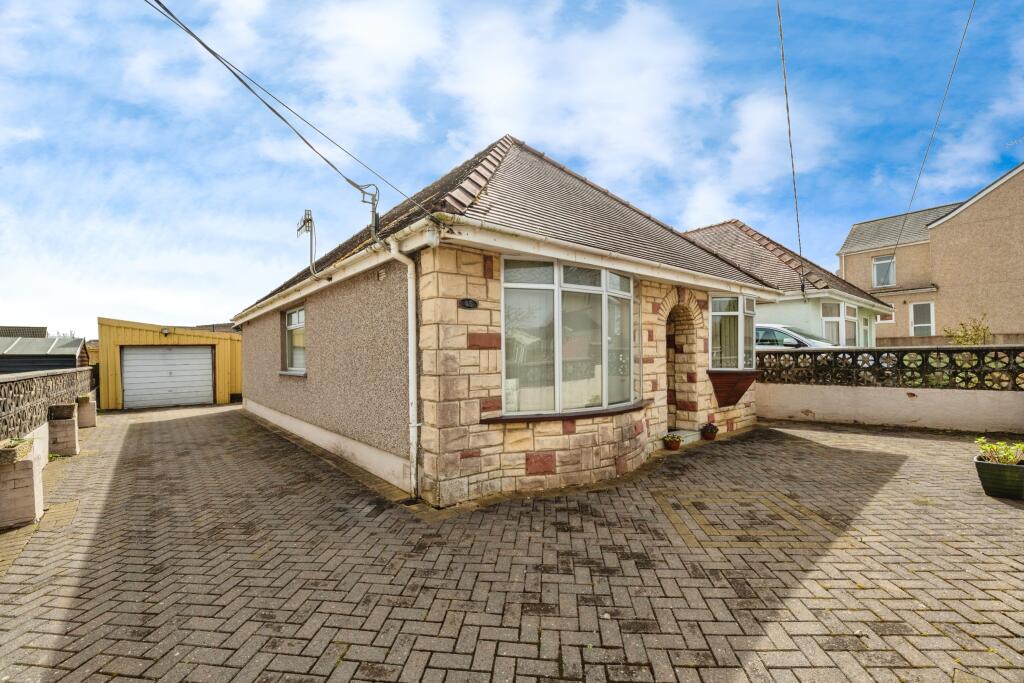 3 bedroom bungalow for sale in North Road, Loughor, Swansea, SA4