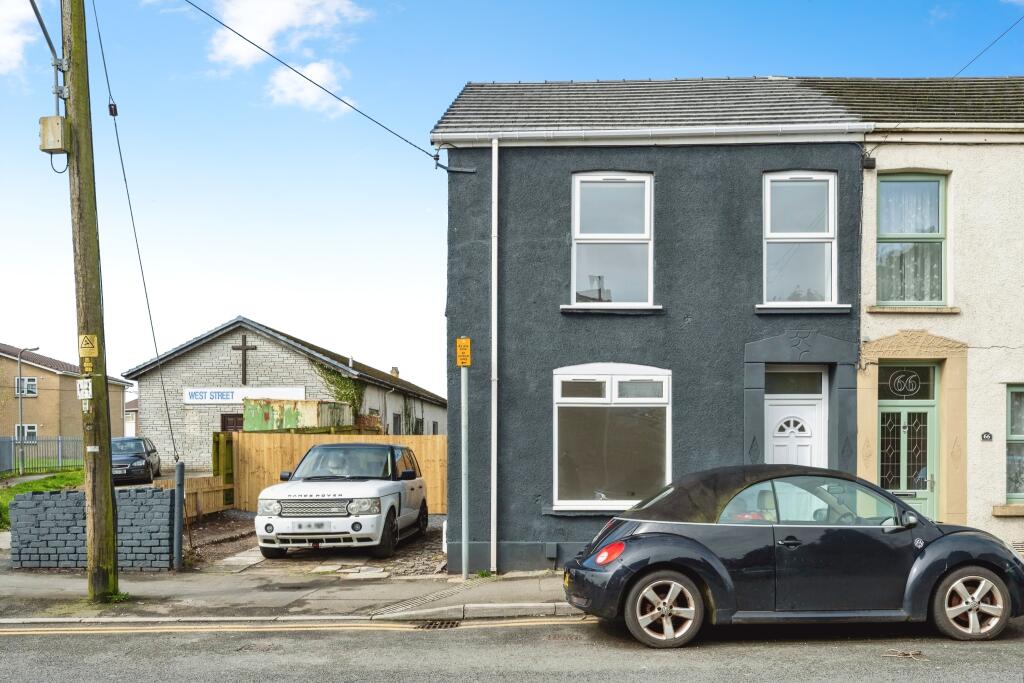 4 bedroom end of terrace house for sale in West Street, Gorseinon, Swansea, SA4