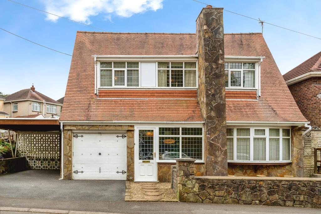 3 bedroom detached house for sale in Gwynfryn Road, Pontarddulais, Swansea, SA4