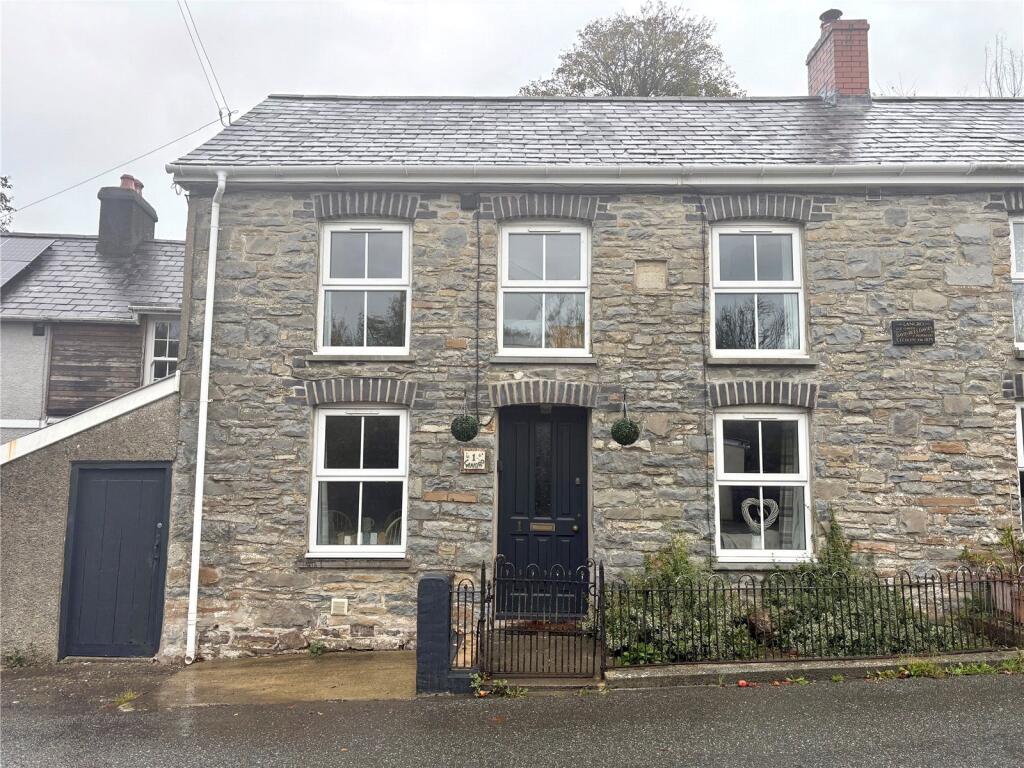 Main image of property: Cwrtnewydd, Llanybydder, Ceredigion, SA40