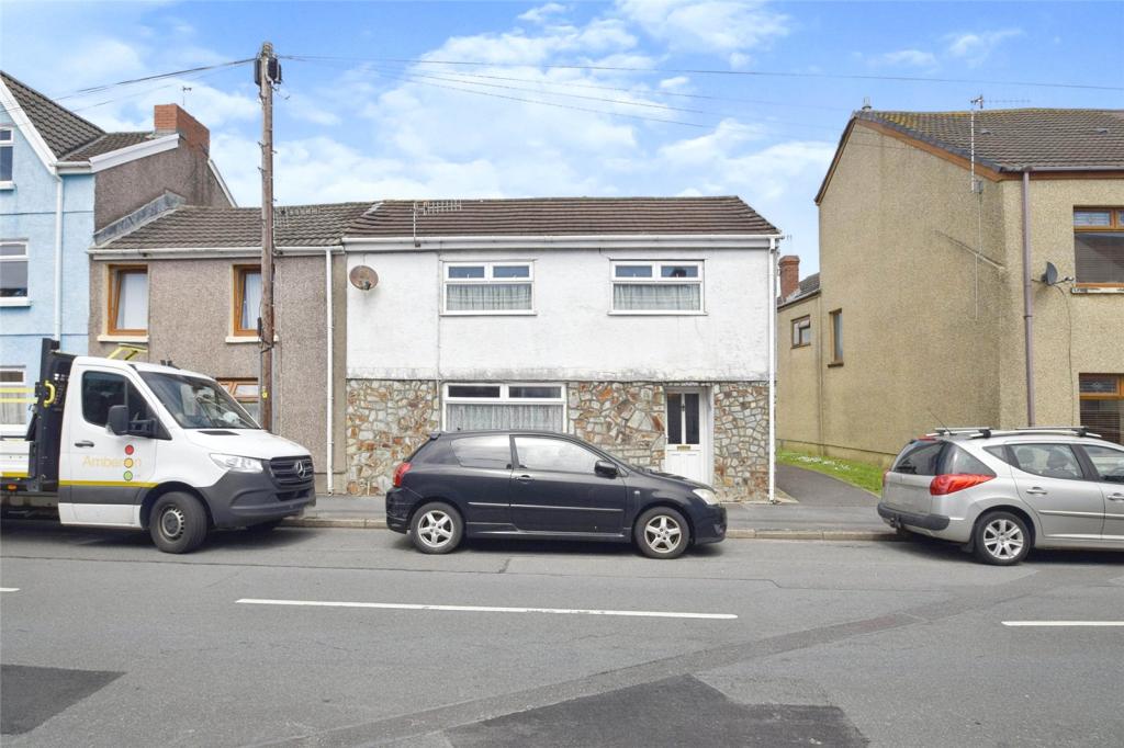 5 bedroom end of terrace house for sale in New Street, Burry Port