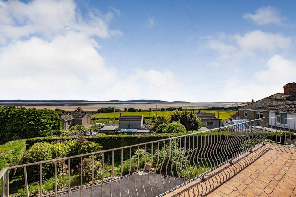 4 bedroom detached house for sale in Elgin Road, Pwll, Llanelli