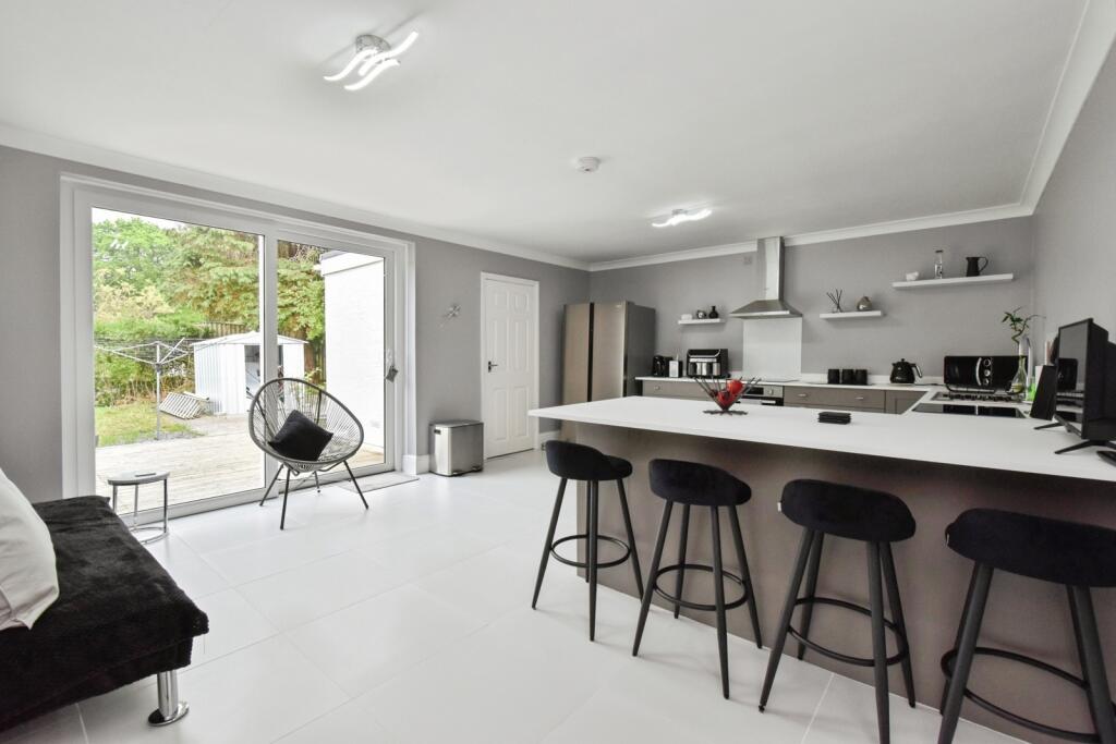 Main image of property: Heol Llanelli, Trimsaran, Kidwelly, Carmarthenshire, SA17