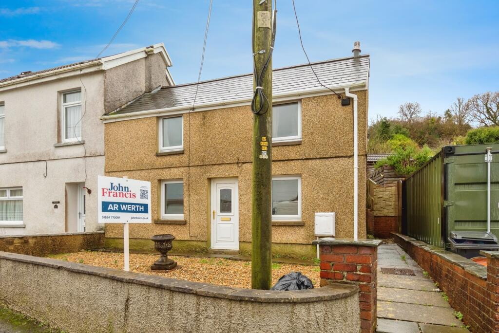 Main image of property: Heol Waunyclun, Trimsaran, Kidwelly, Carmarthenshire, SA17