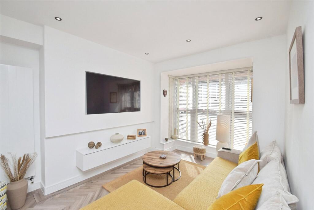 Main image of property: Park Avenue, Mumbles, Swansea, SA3