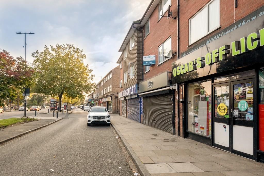 1 bedroom apartment for sale in Yeading Lane, Northolt, Middlesex, UB5