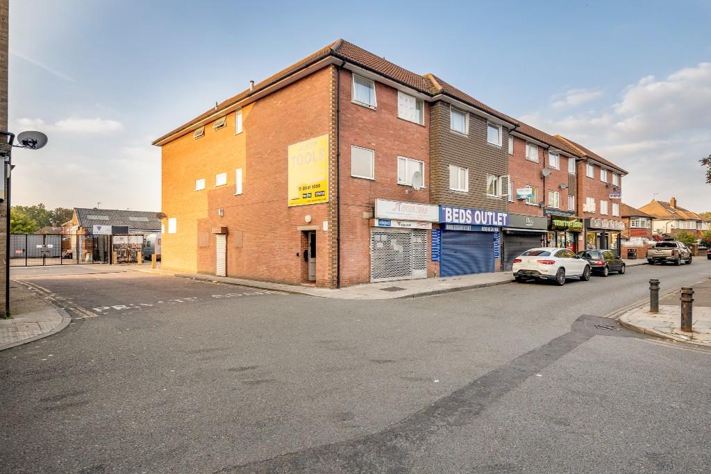 1 bedroom apartment for sale in Yeading Lane, Northolt, Middlesex, UB5