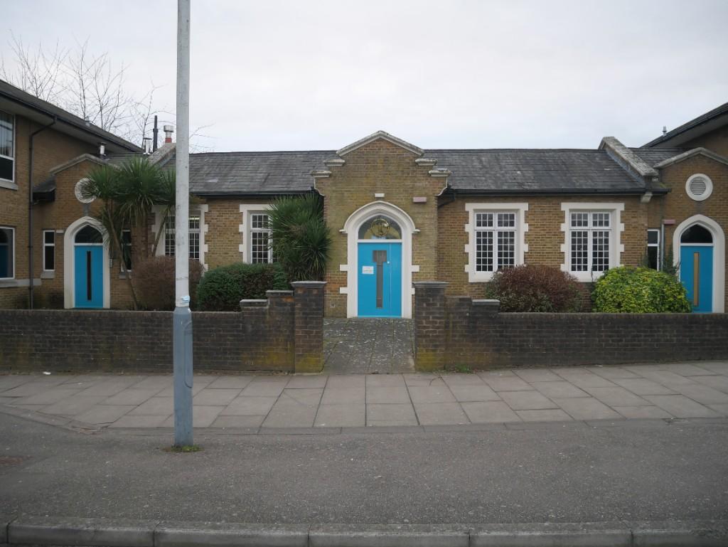 Commercial property for rent in Hillingdon Road, Uxbridge, Greater
