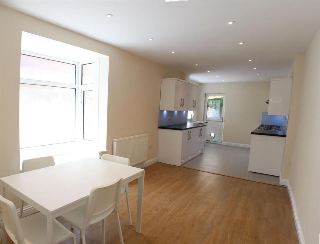 Main image of property: London Road, Hilsea