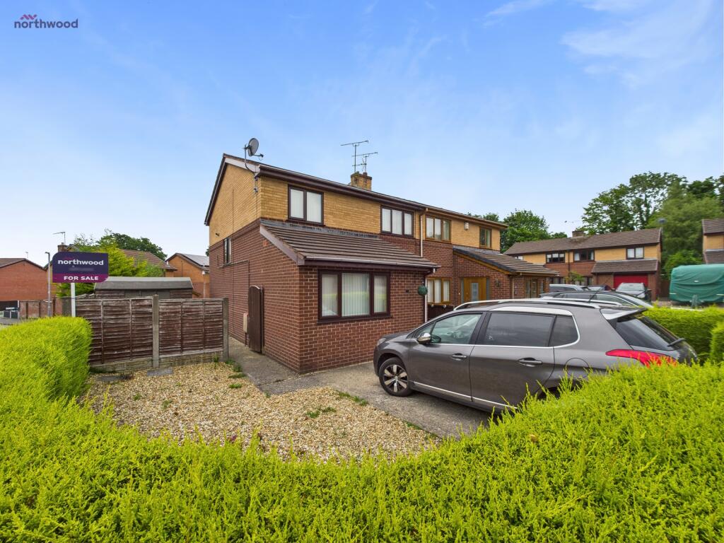 Main image of property: Arenig Close, Summerhill, LL11