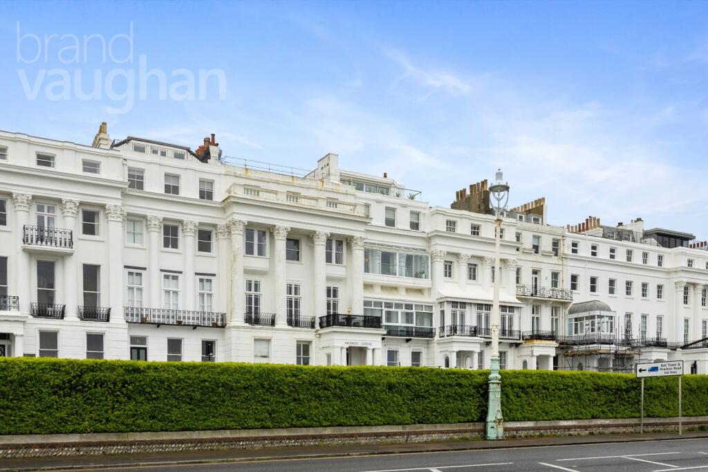 2 bedroom flat for sale in Arundel Terrace, Brighton, East Sussex, BN2