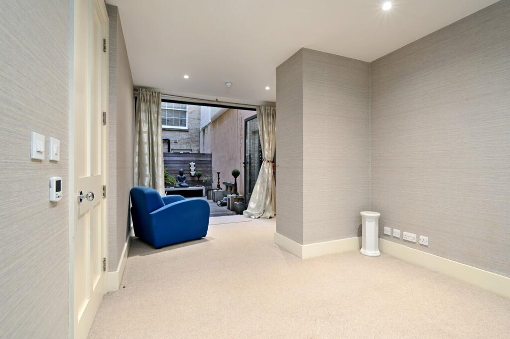 Additional property image - Sussex Square, Brighton, East Sussex, BN2