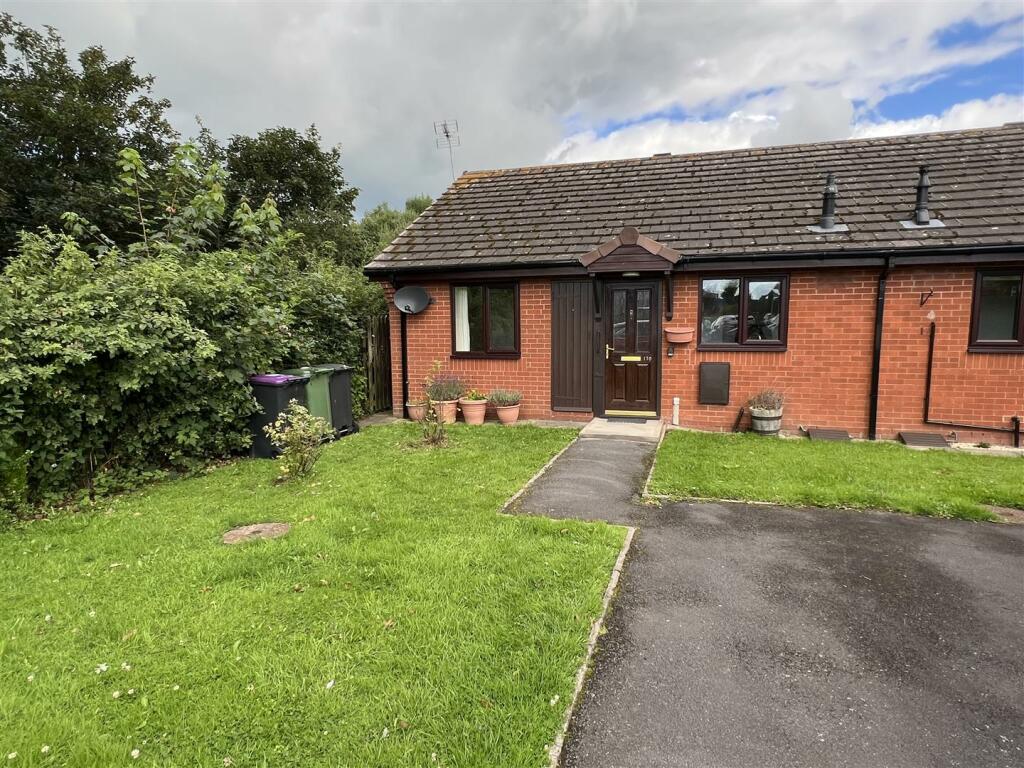 2 bedroom bungalow for sale in Oswestry Road, Ellesmere., SY12