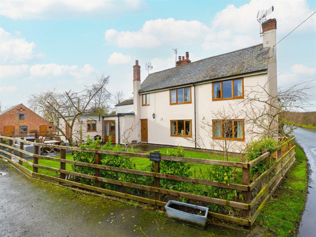 3 bedroom semidetached house for sale in Weston Lullingfields