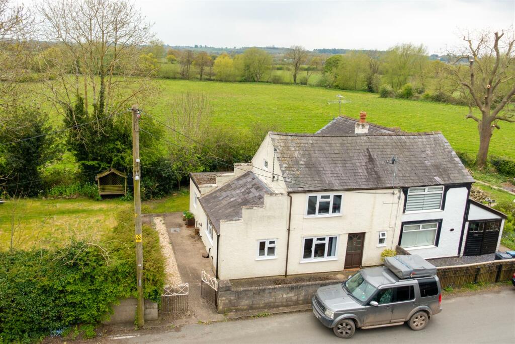 2 bedroom semidetached house for sale in Harwoods Lane, Rossett, Nr