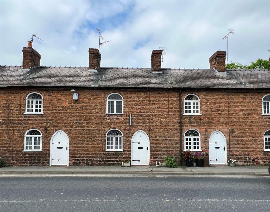 2 bedroom terraced house for sale in Dispensary Row, Overton-on-Dee., LL13