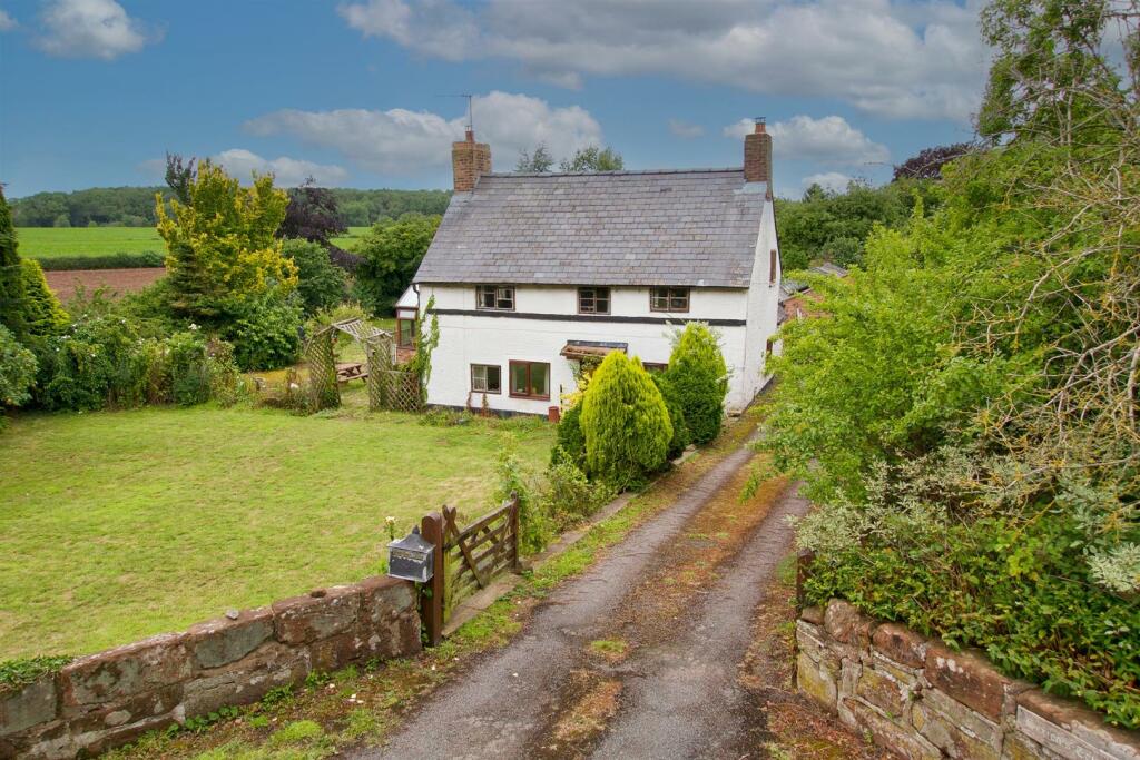 4 bedroom cottage for sale in Church Road, Lee Brockhurst, Shrewsbury, SY4