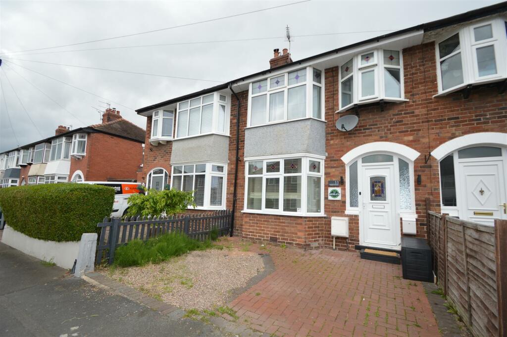 3 bedroom terraced house for sale in Roselyn, Shrewsbury, SY1
