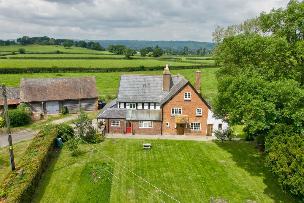 4 bedroom country house for sale in Plox Green, Minsterley, Shrewsbury, SY5